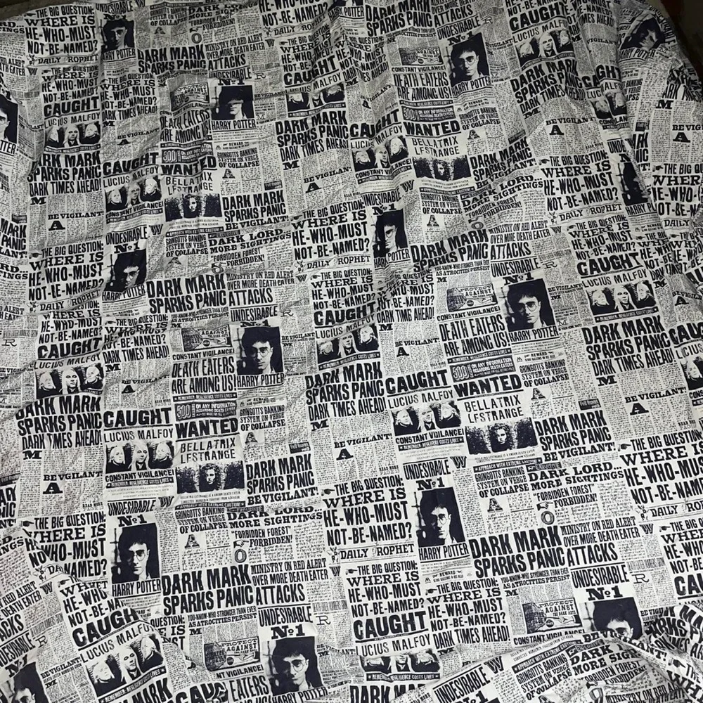 Pottery Barn Kids Harry Potter Daily Prophet duvet cover News 88x90” queen